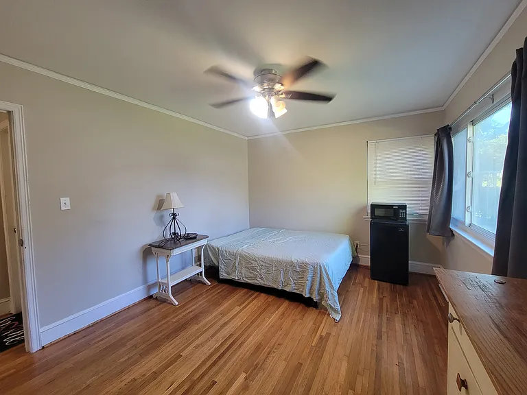 2404 Edison St #F — Photo 1