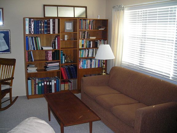 4th image of 12B Edinburgh Ln #B