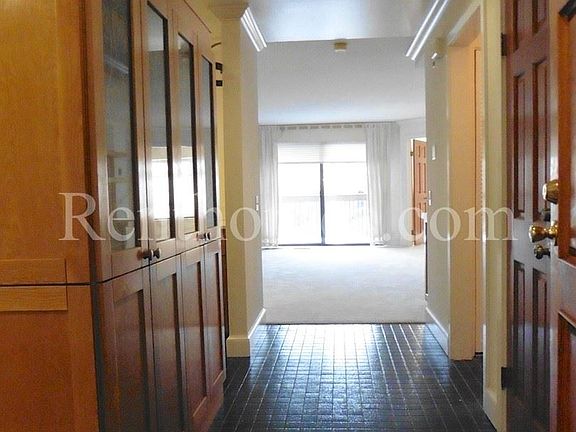 4th image of 8860 Villa La Jolla Dr Unit 203