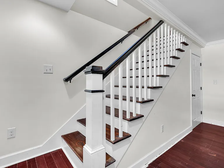 836 E Park Ave #B — Photo 4