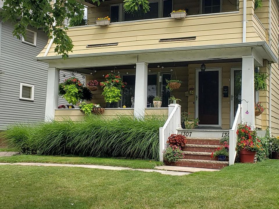 1st image of 1309 W 102nd St #Up