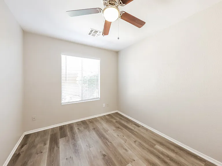 11335 W Crestbrook Dr — Photo 13