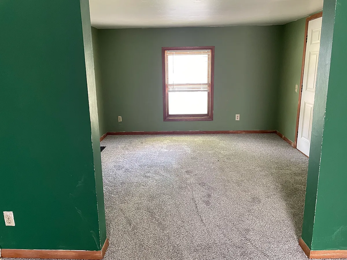 Building Photo - 502 S Mills St #2