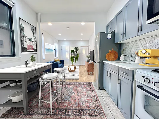 Rented by Pear NYC LLC | media 15