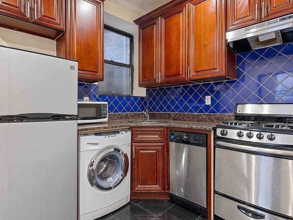 1st image of 205 W 109th St APT 4R