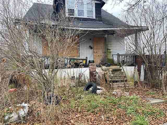 4221 Newport