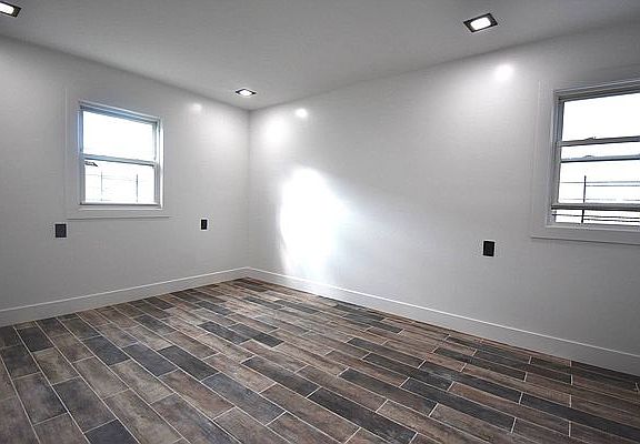 3rd image of 23-50 Ocean Crest Blvd #1