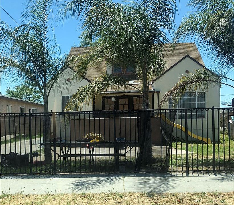 1st image of 1654 E 110th St