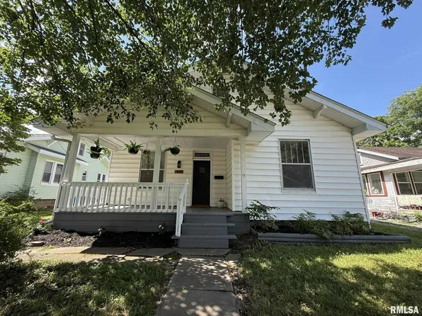 2111 Pine St, Murphysboro, IL 62966