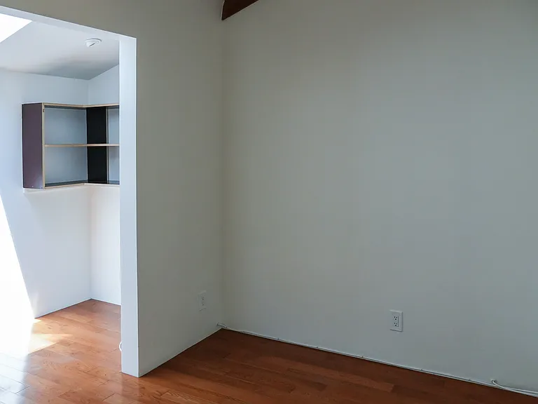 3920 Stansbury Ave — Photo 16