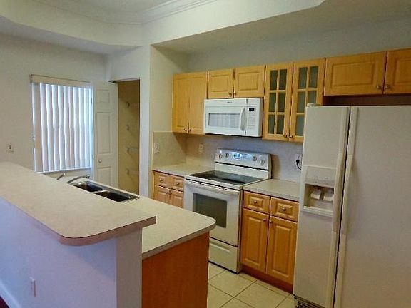 2nd image of 4962 Leeward Ln #1