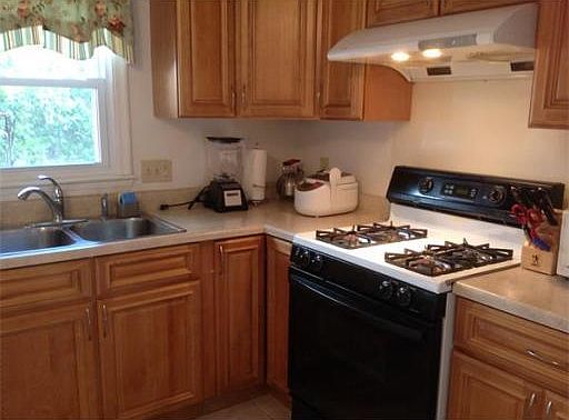 5th image of 17 Van Tassel Dr