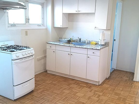 4th image of 13722 Mulberry Ave
