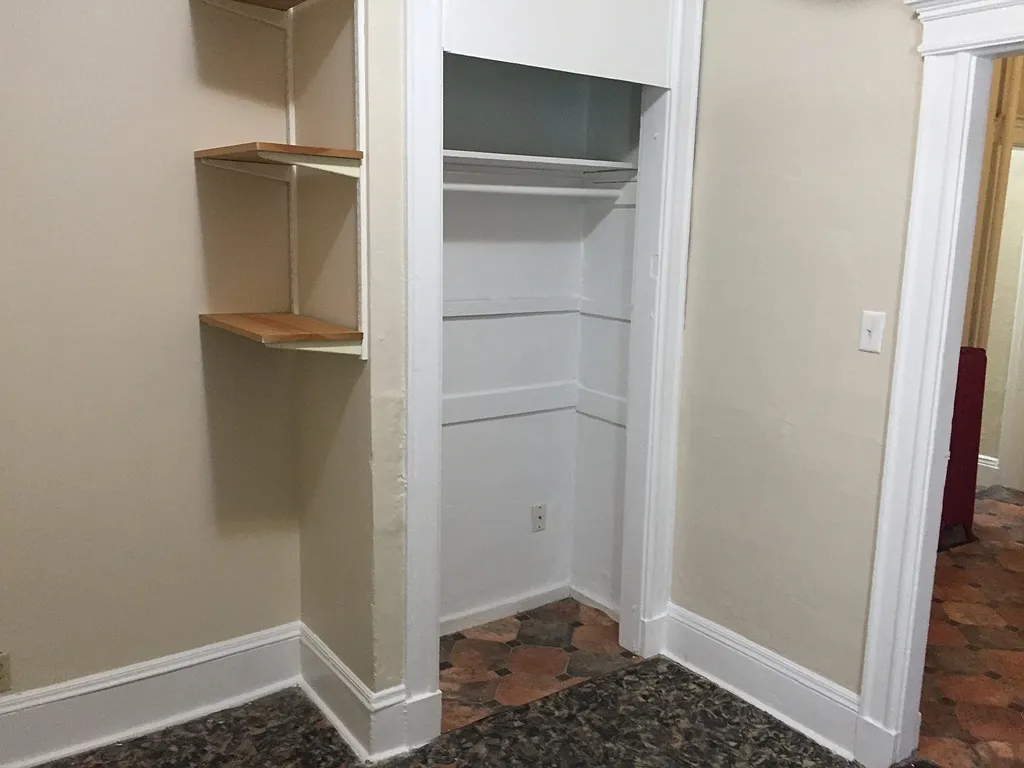 1 bed, 1.0 bath, 450 sqft, $1,200 — Photo 3