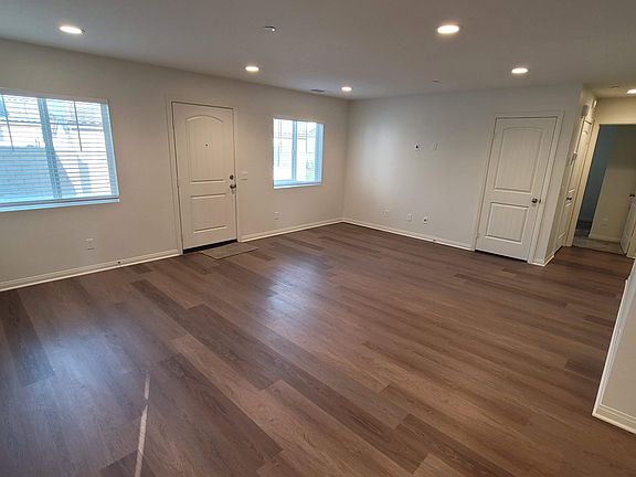 4th image of 2253 Chestnut St