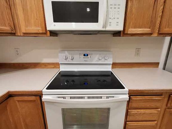3rd image of 9900 Grange Dr #B