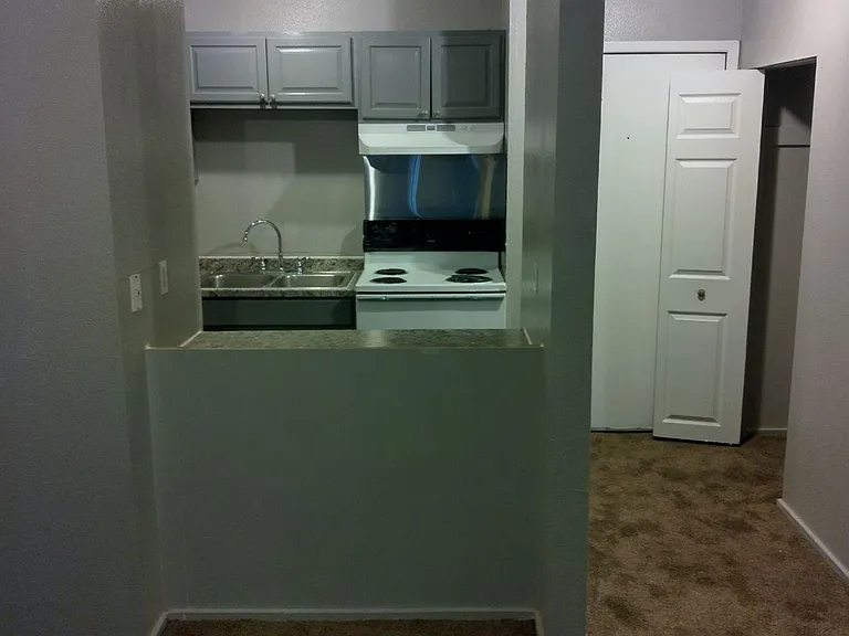 1425 N Yosemite St #11 — Photo 5