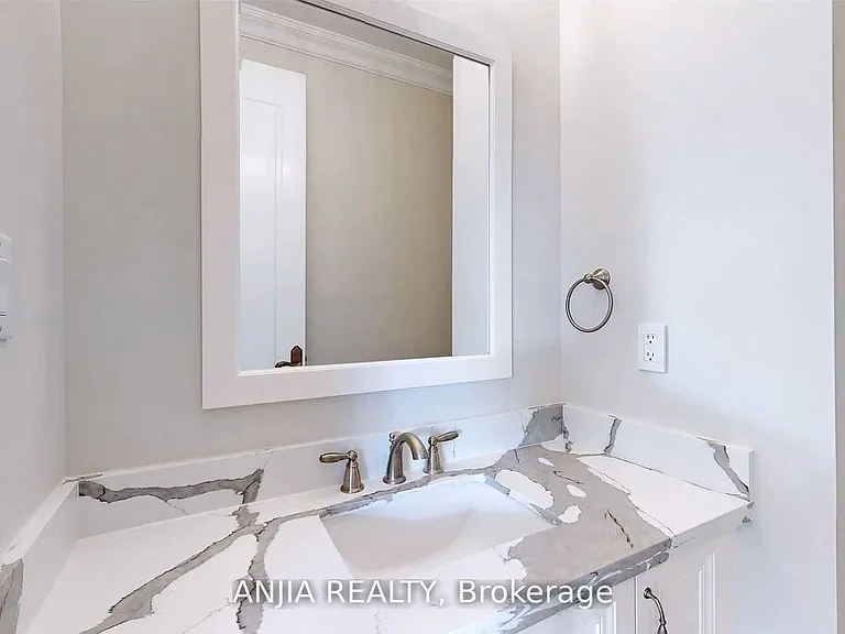 6 Daniel Cozens Ct — Photo 24