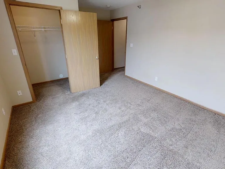 1327 Walton Dr — Photo 6