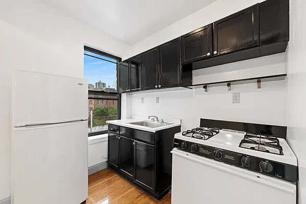 Rented by REAL New York | media 18