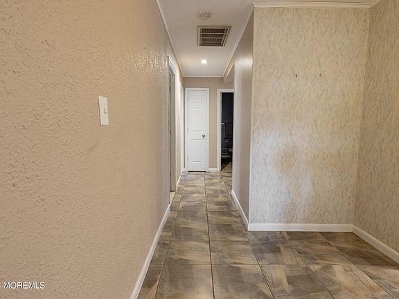 3rd image of 466 Vassar Place