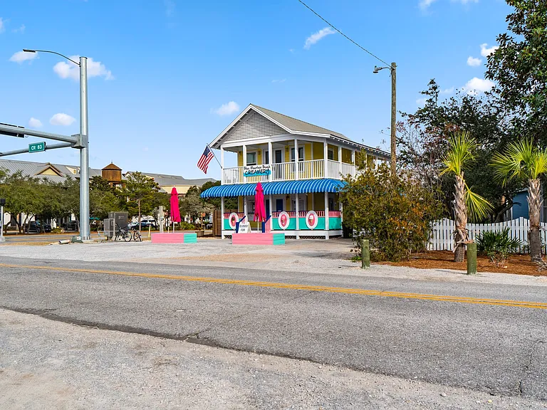 49 Seaboard Ln — Photo 82