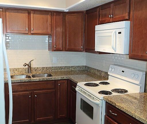 Right side of kitchen