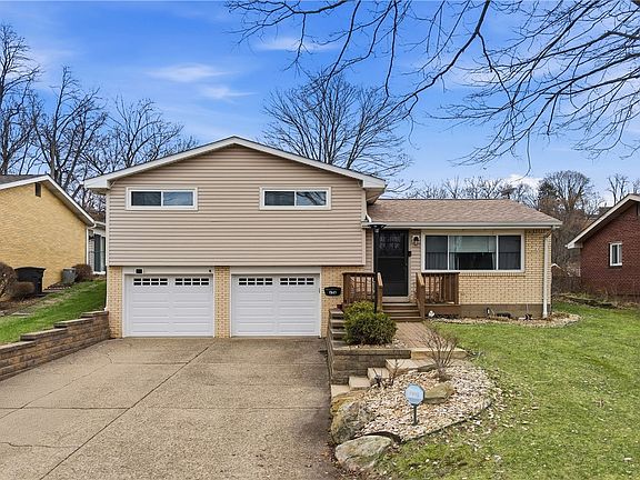 3rd image of 836 Lindenwood Dr
