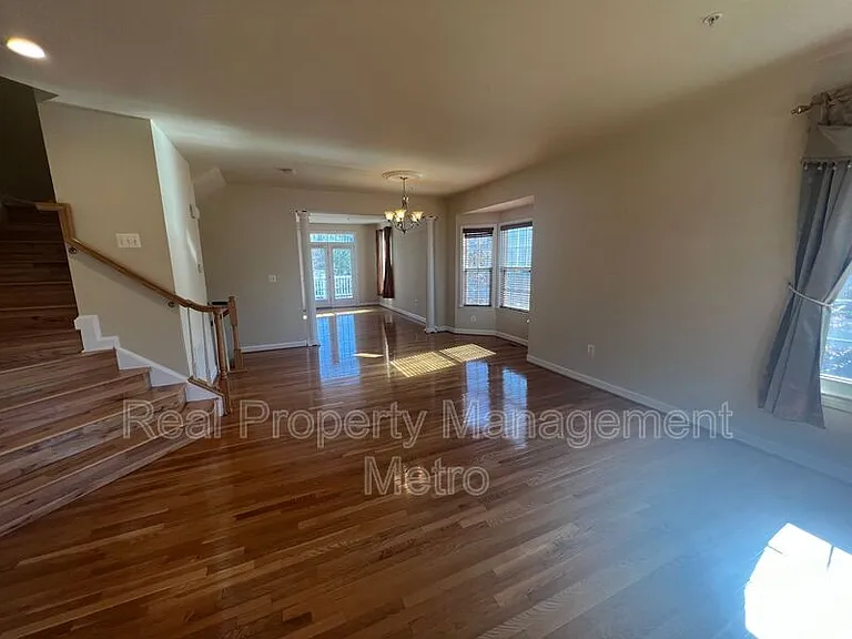 10519 Old Ellicott Cir — Photo 13