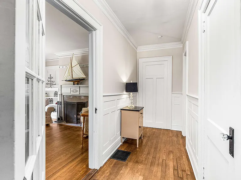 2417 Glenwood Dr NE #B — Photo 10