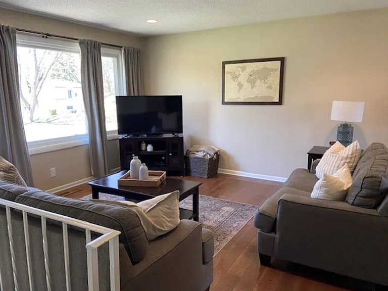 3600 Trenton Ln N — Photo 2