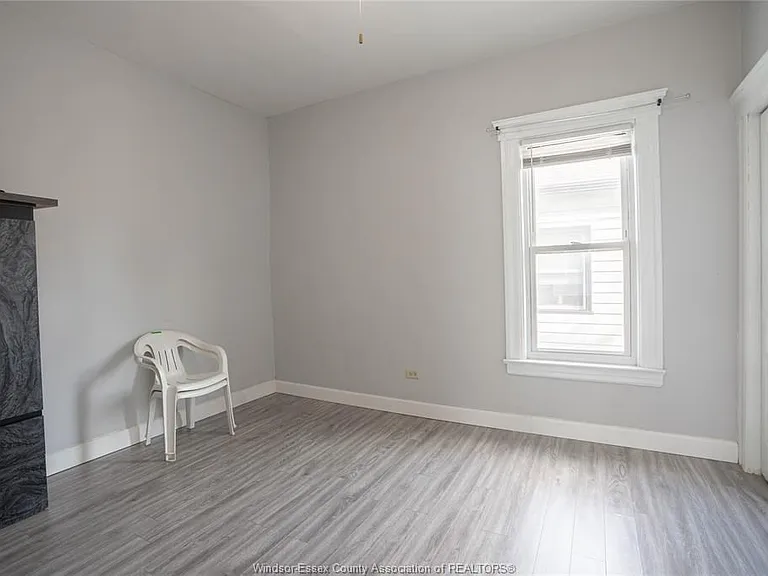 354 Curry Ave — Photo 9