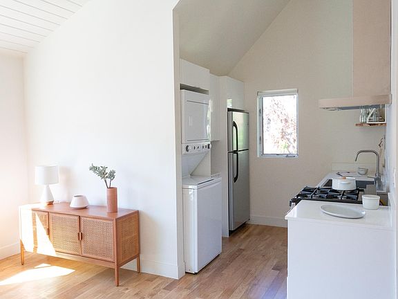 5th image of 421 N Avenue 50 #1/2