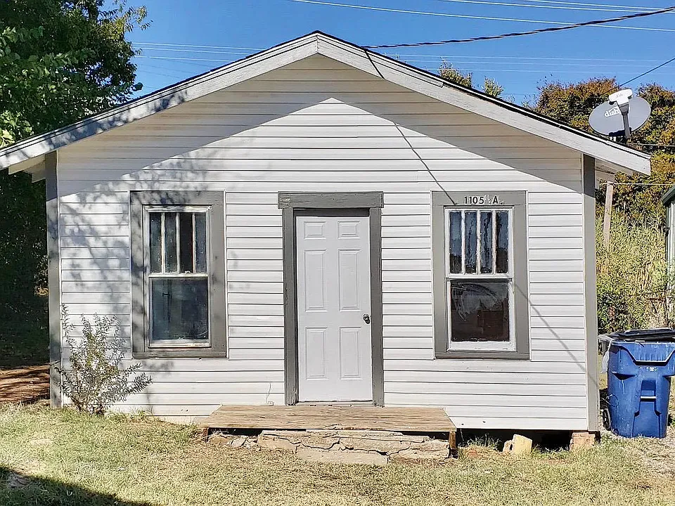 1105 W Walnut Ave #2