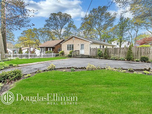 2nd image of 452 Adirondack Dr
