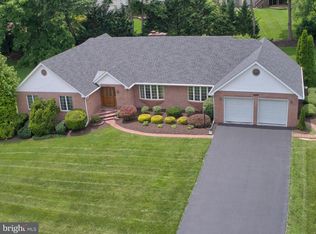 11116 Eastwood Dr, Hagerstown, MD 21742