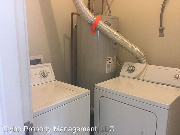 4th image of 1088 N Broadway APT 2