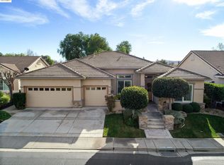 906 Suntan Ln, Brentwood, CA