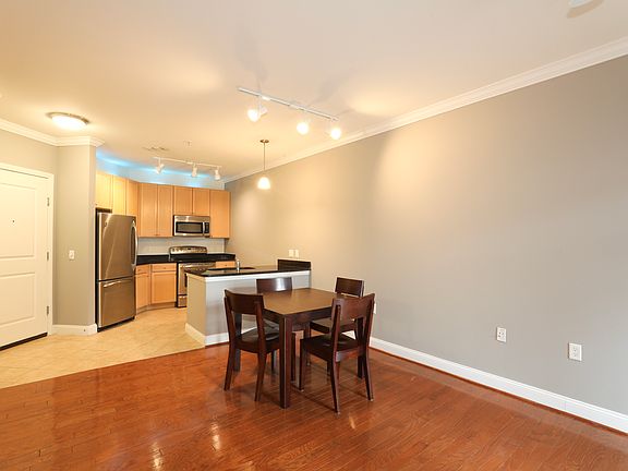 3rd image of 1391 Pennsylvania Ave SE Unit 230