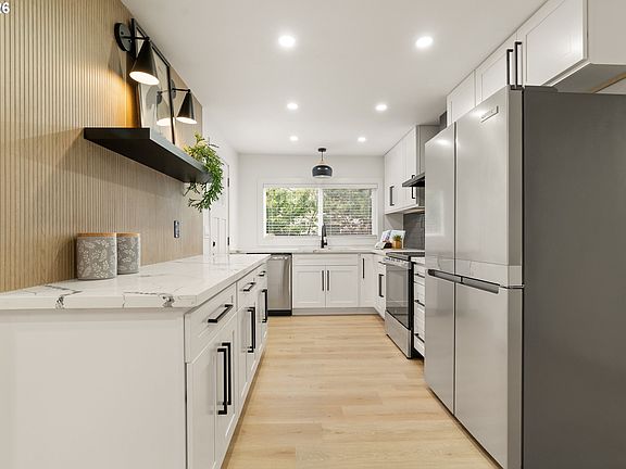 2nd image of 6411 NE 32nd Pl