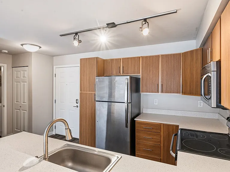 West Side Flats South — Photo 14