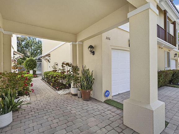 5th image of 306 Salinas Drive