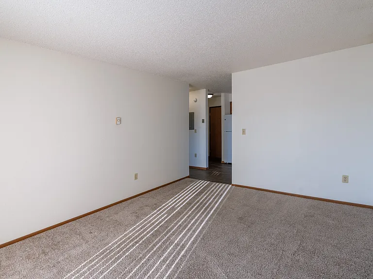 Grand Forks, ND Chandler 1866 Apartments | Living