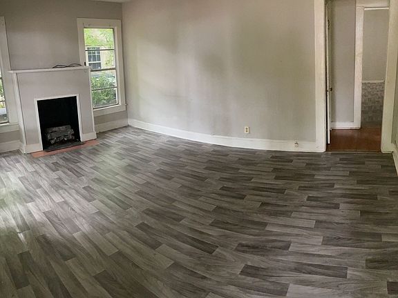 5th image of 709 Anthony St