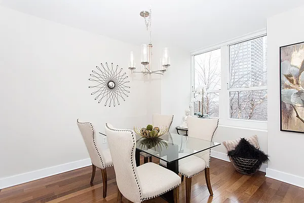 Sold by Nestseekers | media 3