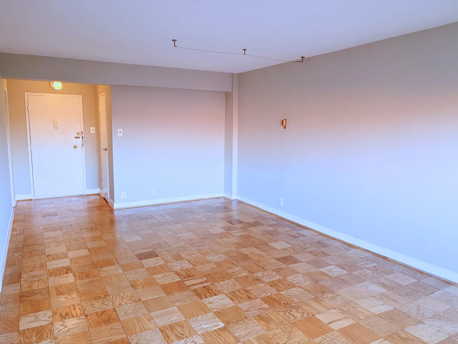 4201 Cathedral Ave NW — Photo 3