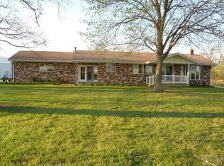 2405 235th St, Donnellson, IA 52625