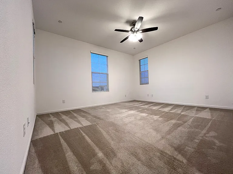 1826 Golden Willow Ave — Photo 13