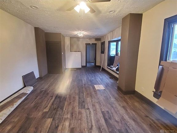 5th image of 22-24 E Parkwood Ave