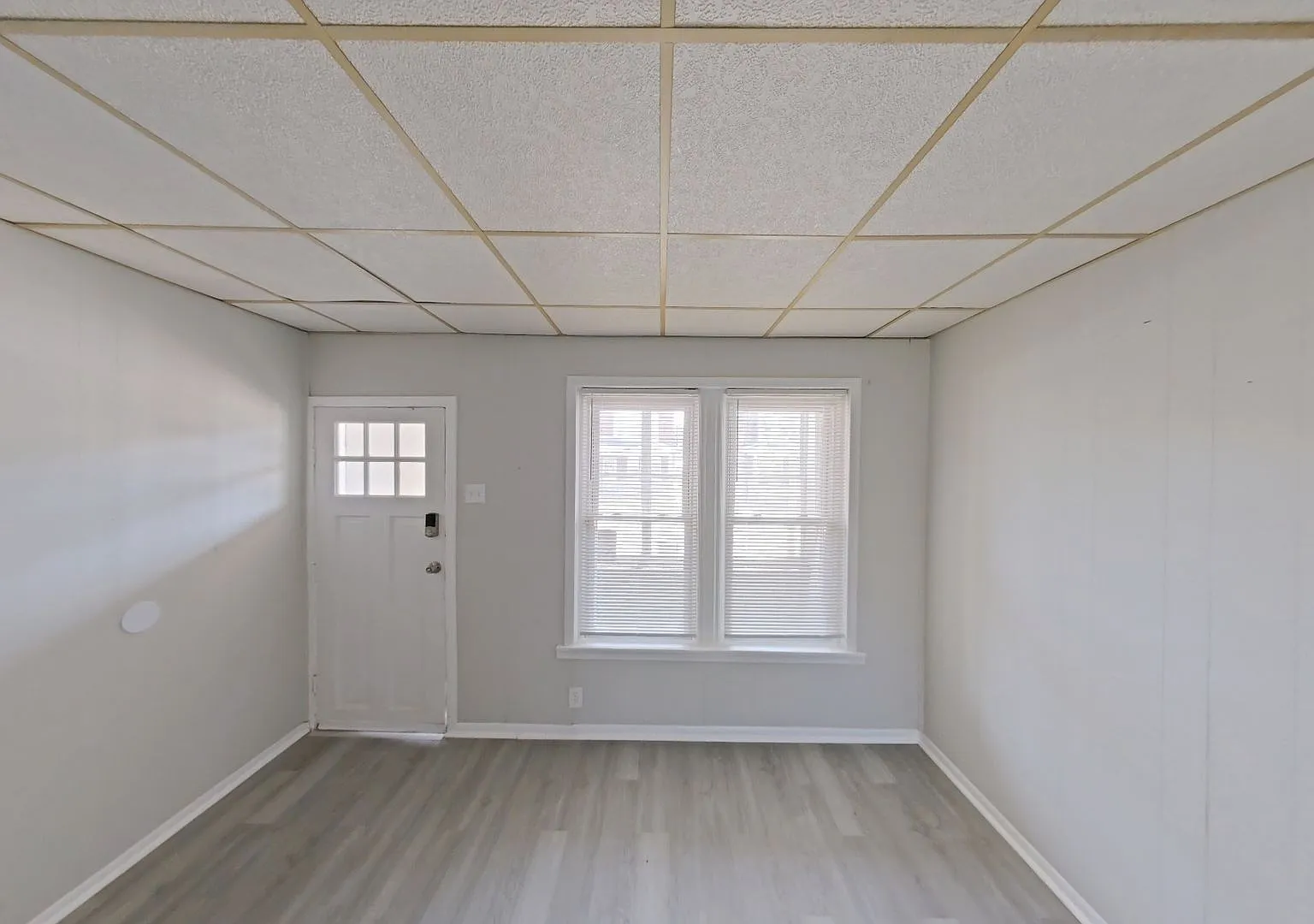Spacious 4-Bedroom Rowhome in Chester Fresh Updates Throughout — Photo 3